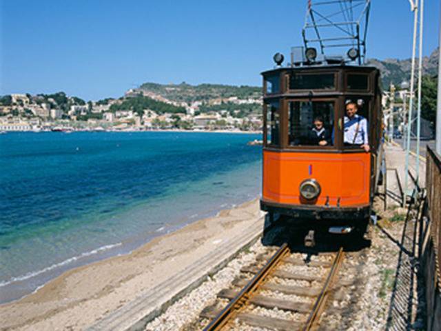 Пуерто Сойер с влак и трамвай