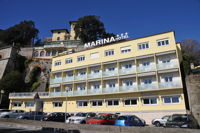 Хотел Marina*** 3•