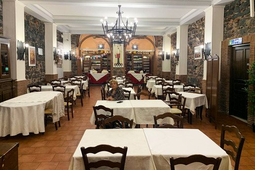 Ресторант Trattoria del Lago - запазен ексклузивно за клиентите на Профи Турс за новогодишната вечер.
