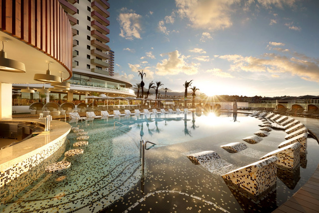 Hard Rock Hotel Tenerife 5*   ,    .