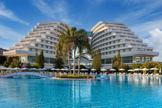 Miracle Resort Hotel 5�