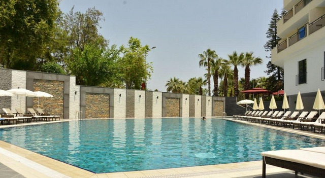 Queen's Park Turkiz Kemer 5 *  5