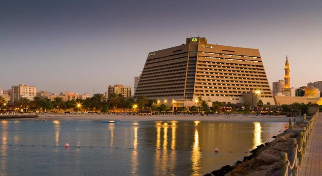 Radisson Blu Resort Sharjah 5*  5