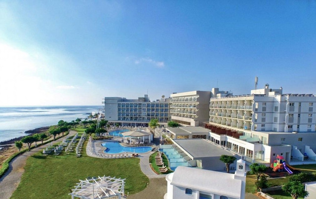 Pernera Beach Hotel 3 * 3