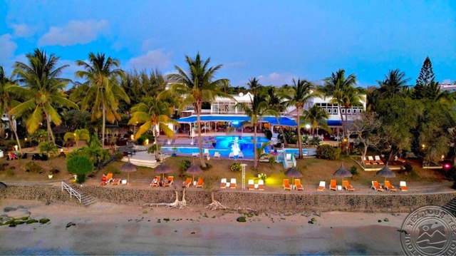 Coral Azur Beach Resort 3 *  3