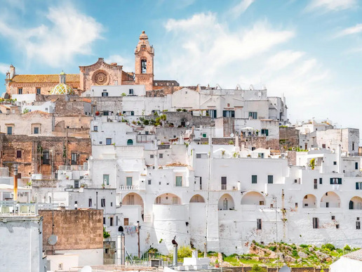 Остуни Остуни