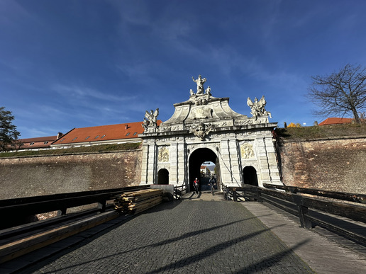 ���� ���� 