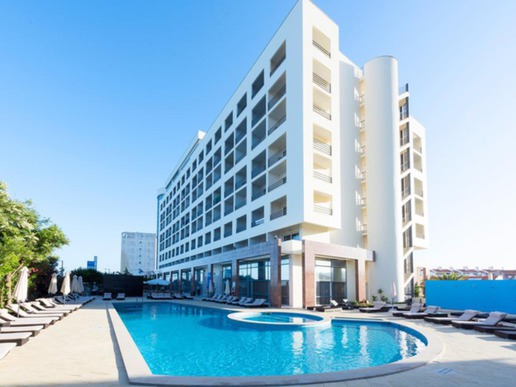  "TRYP Lisboa Caprica Mar"